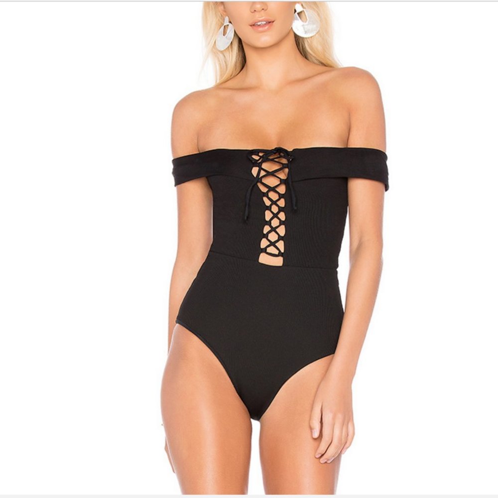 L*SPACE OFF-THE-SHOULDER BLACK RIBBED LACE-UP ANJA ONE PIECE BANDEAU SWIMSUIT - Picture 2 of 5